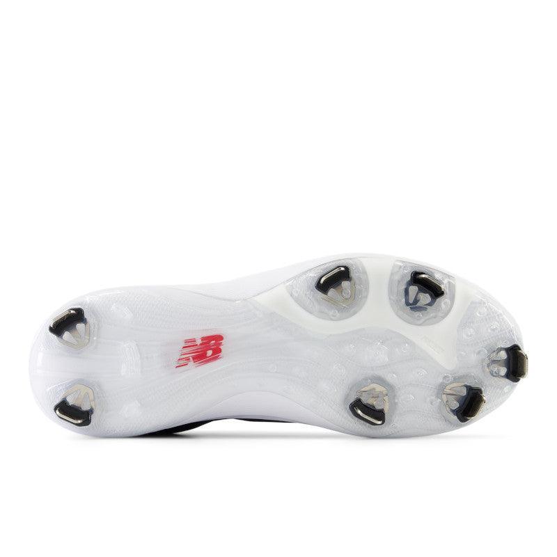 New Balance Women's FuelCell FUSE v4 Metal Fastpitch Softball Cleats - Black / Optic White - SMFUSEK4 ā Product View | Smash