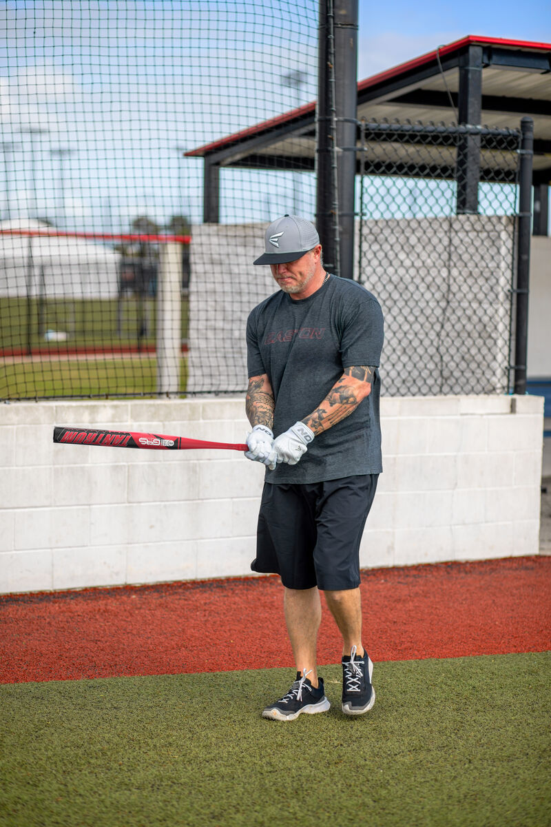 2025 Easton Tantrum Connell 12.5" 1-Piece Loaded USSSA Slowpitch Softball Bat - ESU5TNTC1L – Product View | Smash It Sports |