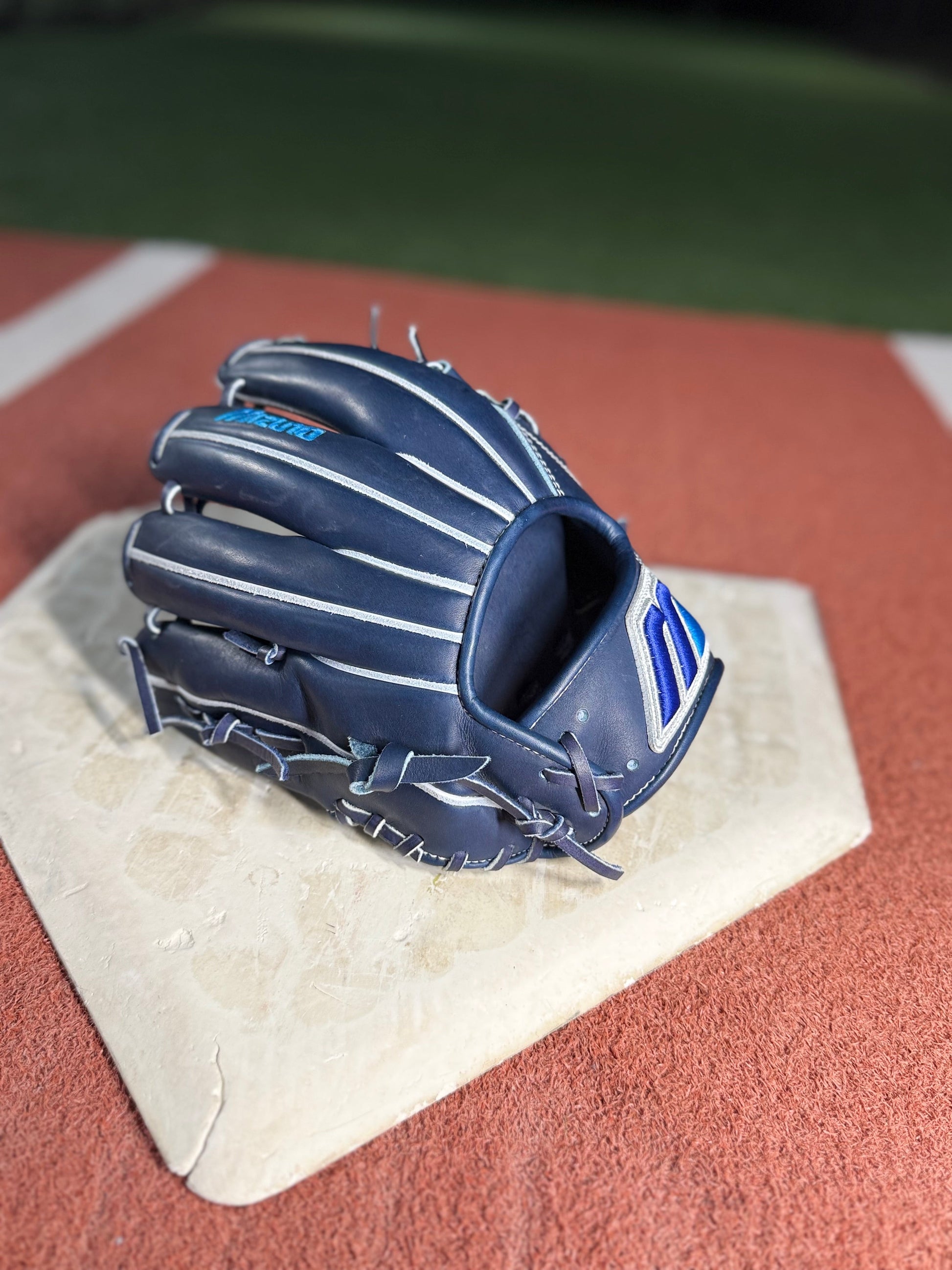 Mizuno Monogram M 11.5" Baseball Fielding Glove - GMP-120MM 120TH MONOGRAM M – Product View | Smash It Sports | leather, stee