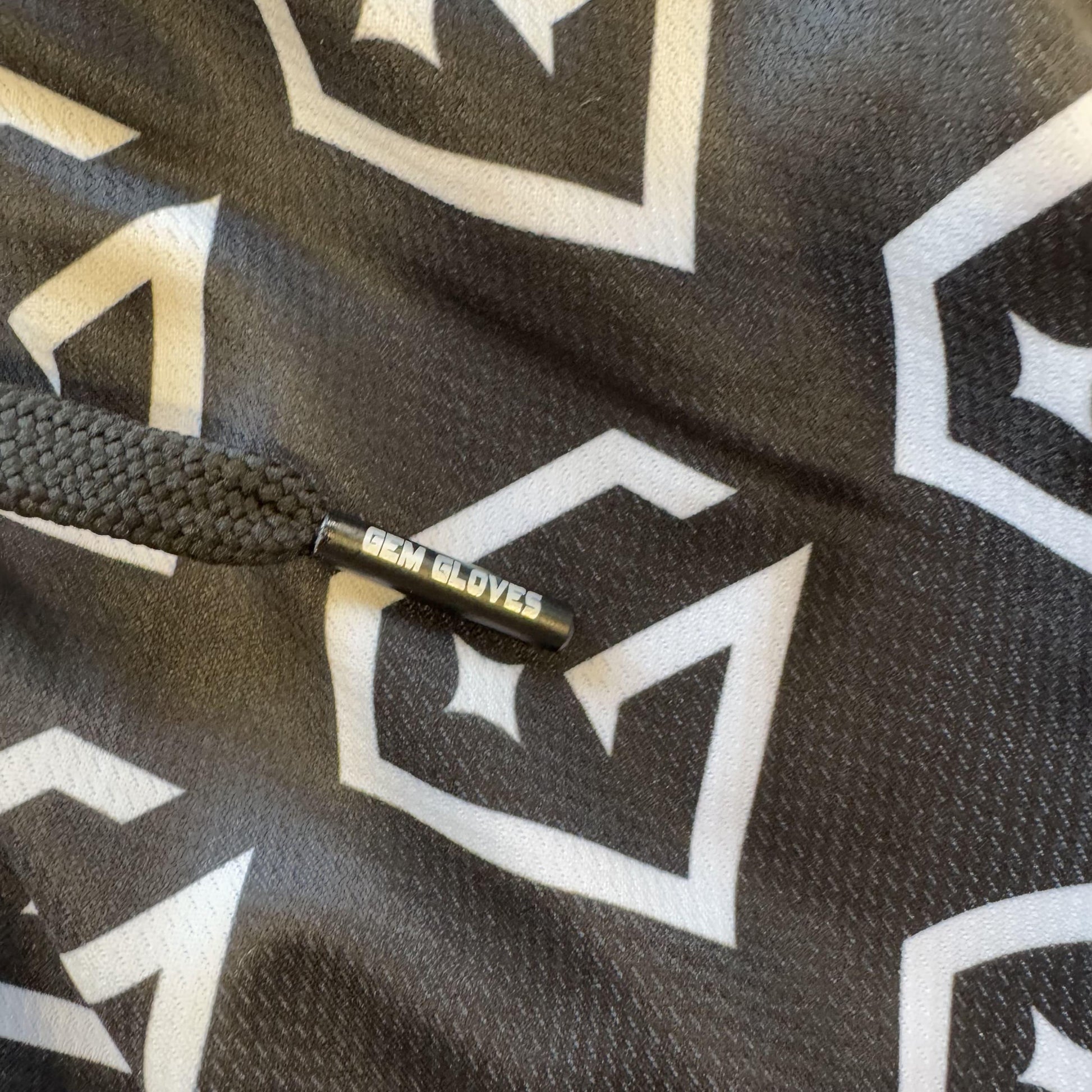 Gem Gloves Mesh Shorts - No Pressure No Diamonds - Black/White - Smash It Sports