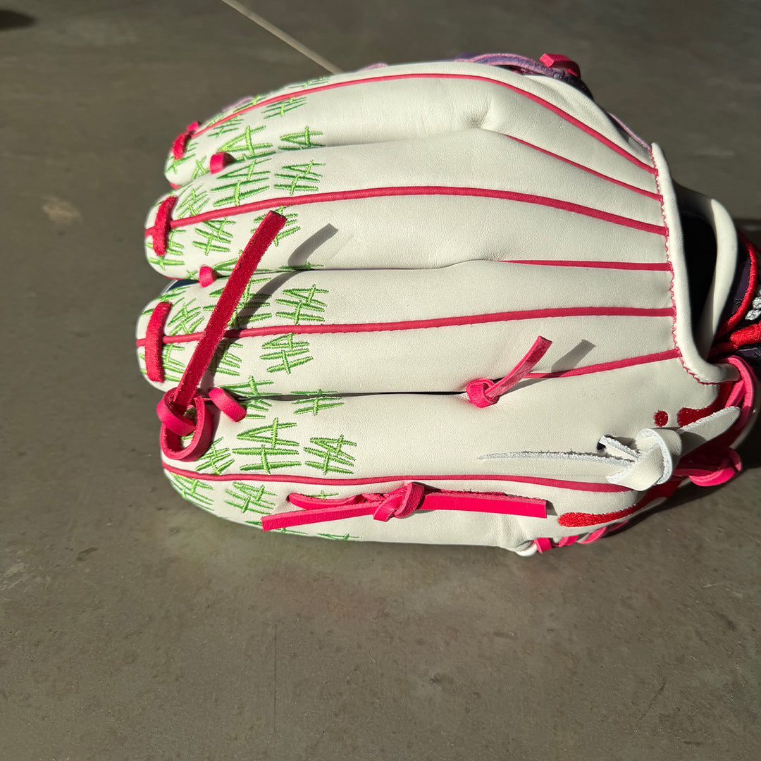 Baseball glove with laces